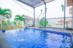 Villa Biru with Private Pool & Balcony